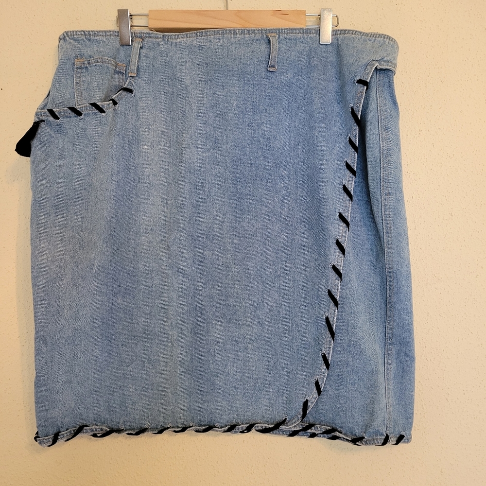 Baccini denim wrap skirt with black trim plus size 22/30